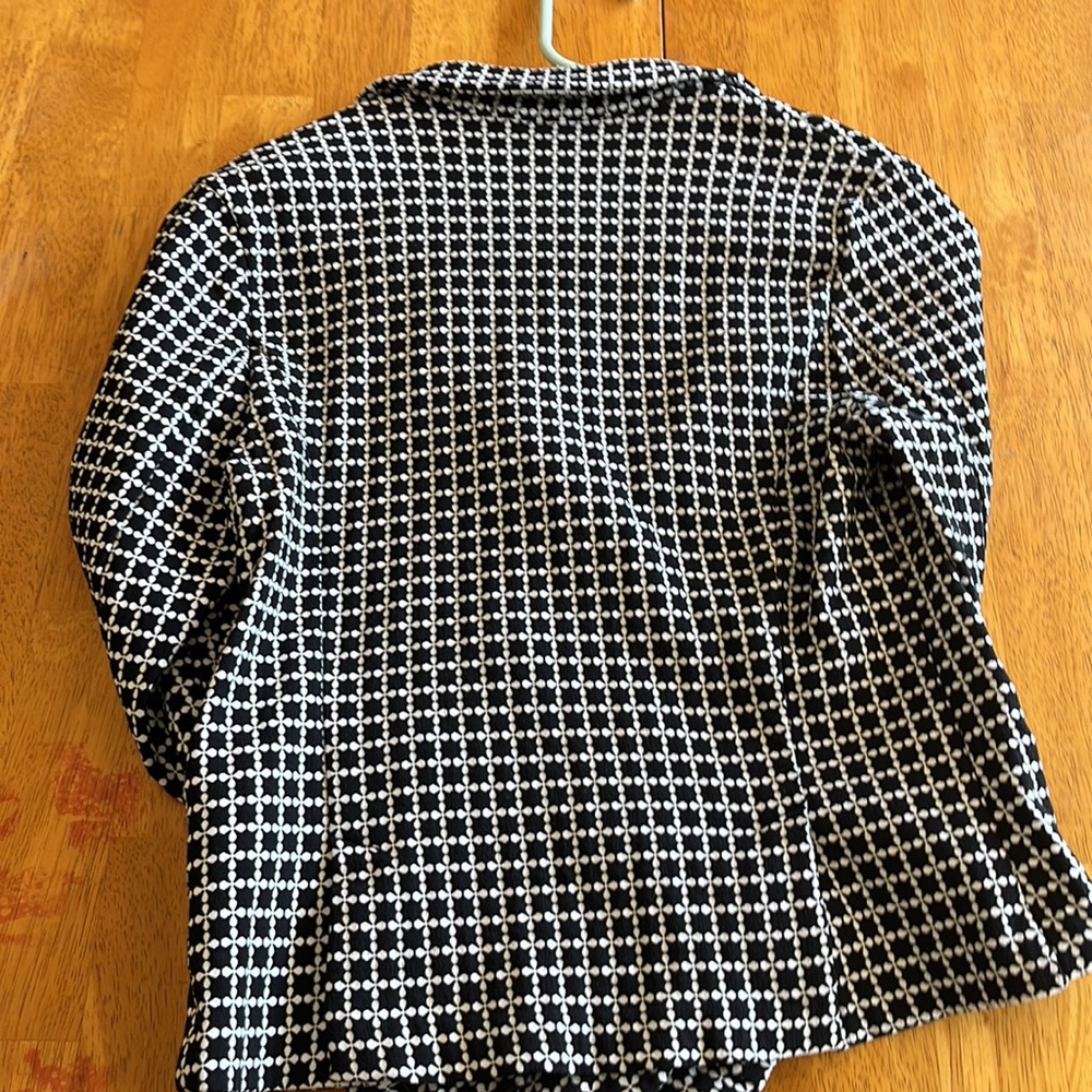 Blazer - Picture 2 of 2